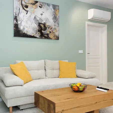 アパート 1bd Near Varna's Sea Garden With Parking Spot By Flat Mаnager ヴァルナ